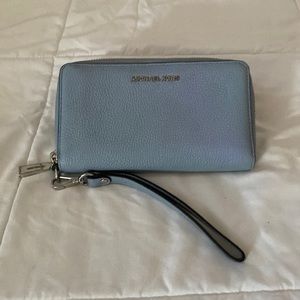 Clutch wristlet wallet